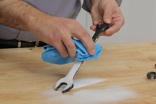 scrubbing wrench