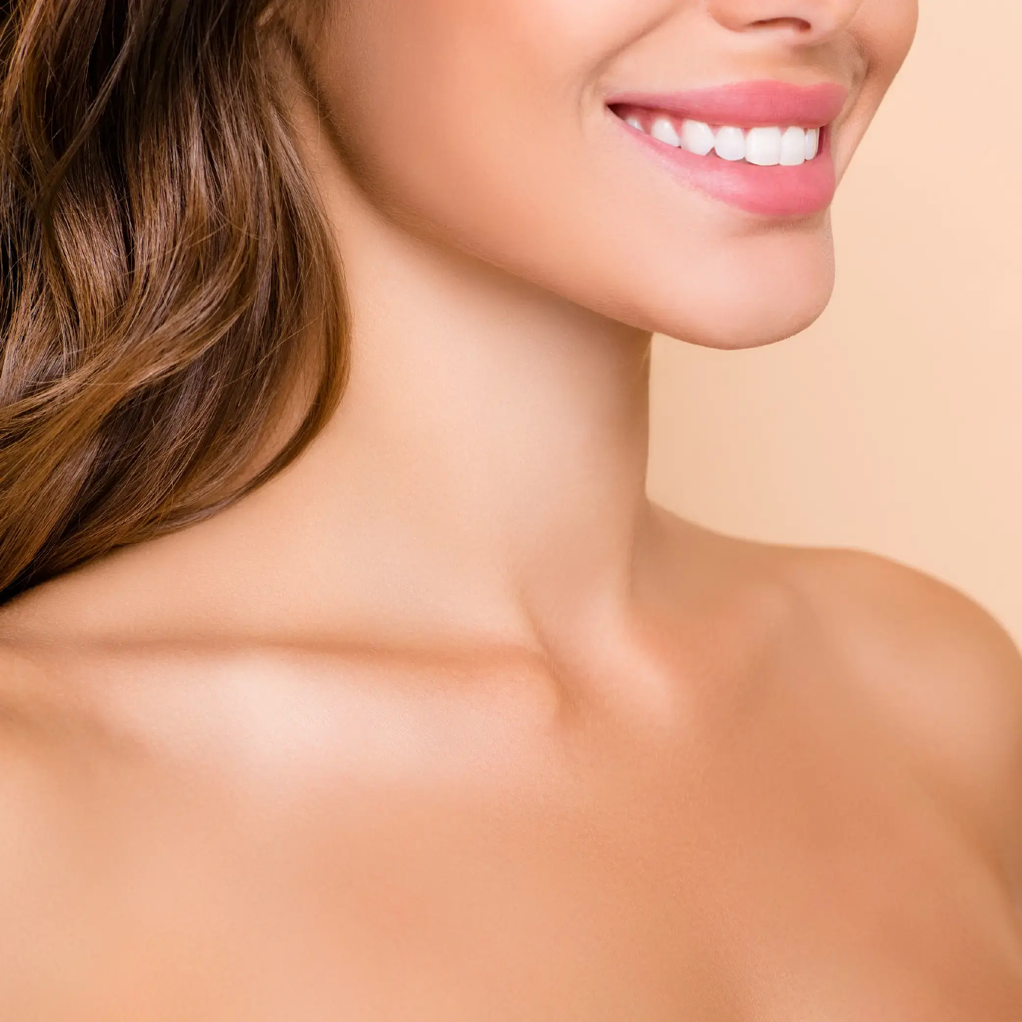 Smooths the look of loose, crepey skin